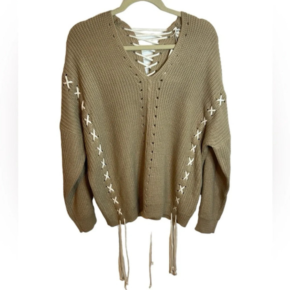 NWT MIRACLE BEIGE LACE UP OVERSIZED SWEATER - Picture 1 of 4